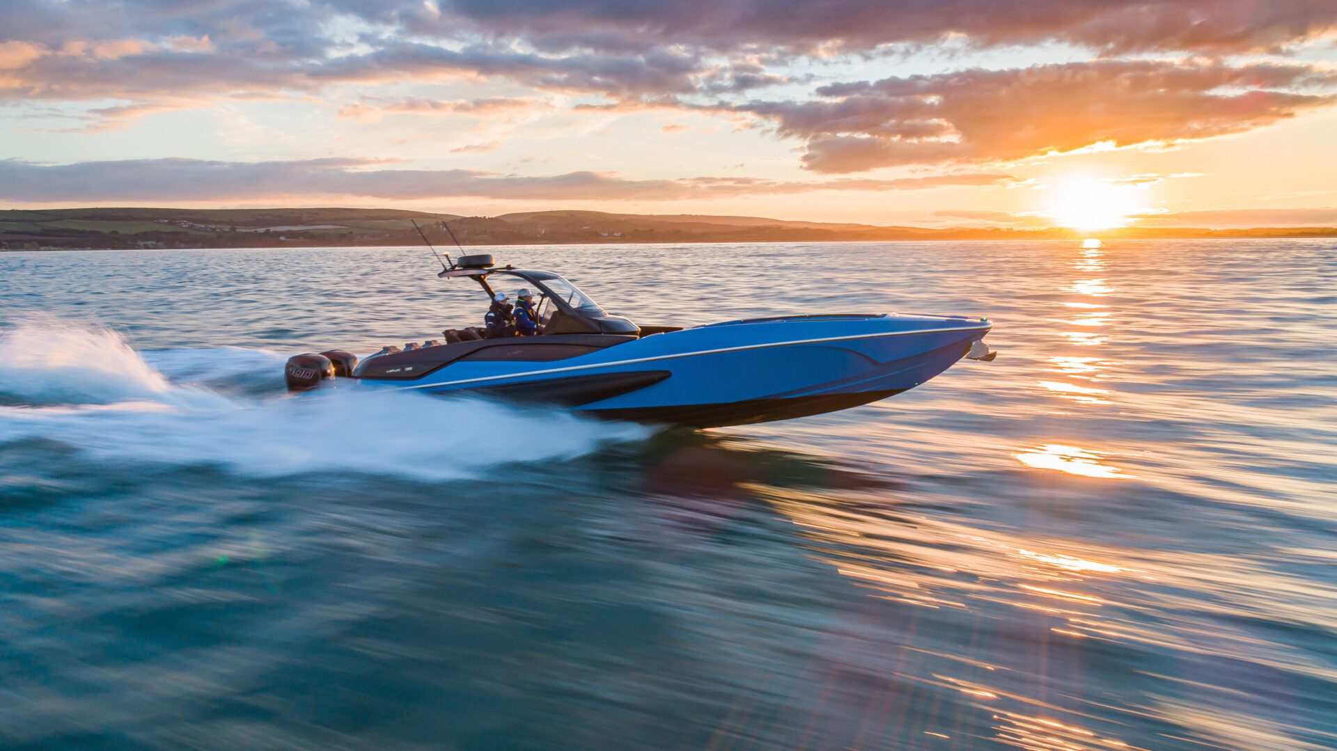 SUNSEEKER HAWK 38 - סטרים יאכטות 