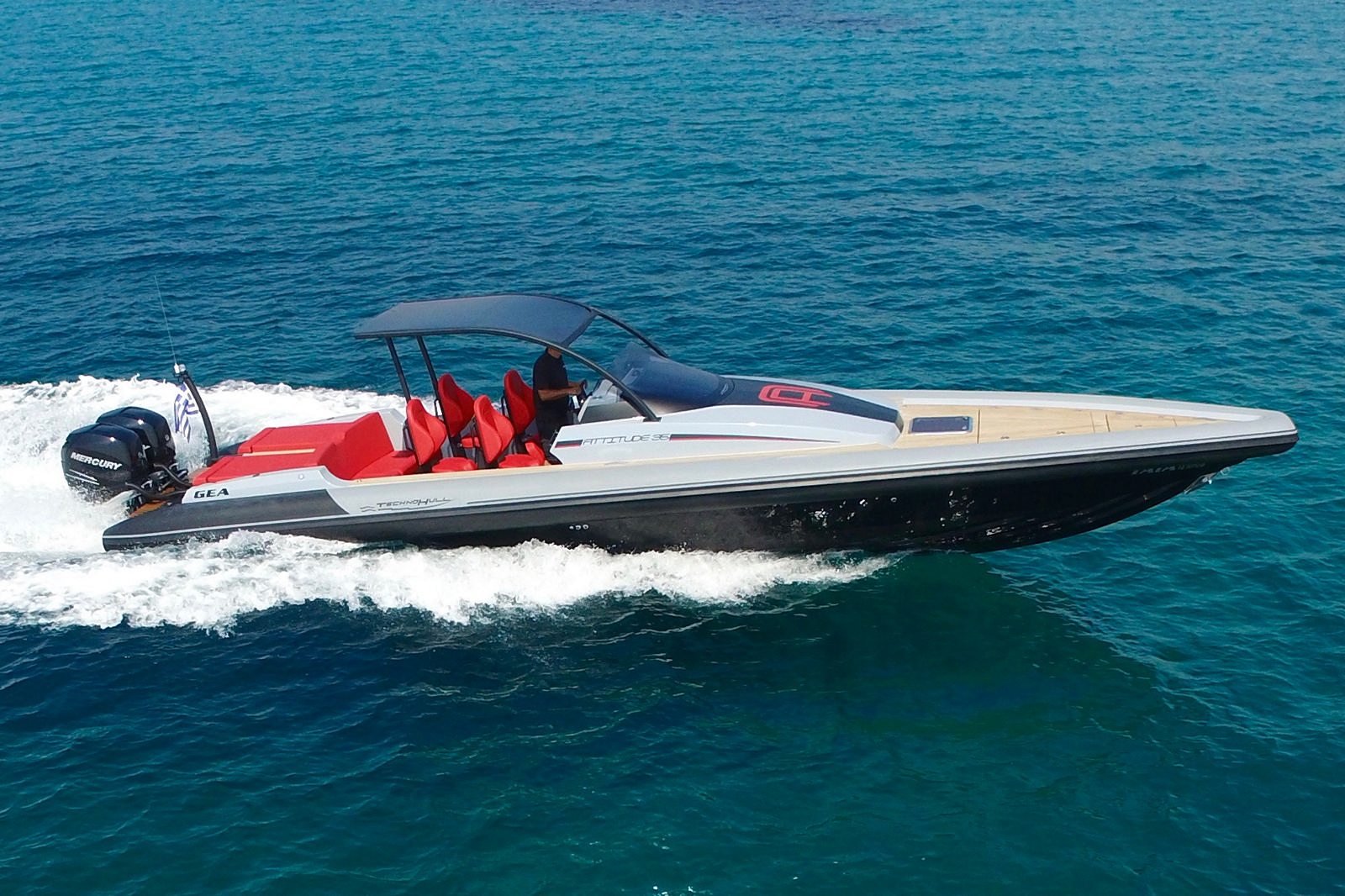 סירה חצי קשיחה TECHNOHULL ATTITUDE 35 - סטרים יאכטות - TECHNOHULL ATTITUDE 35 - Stream Yachts 