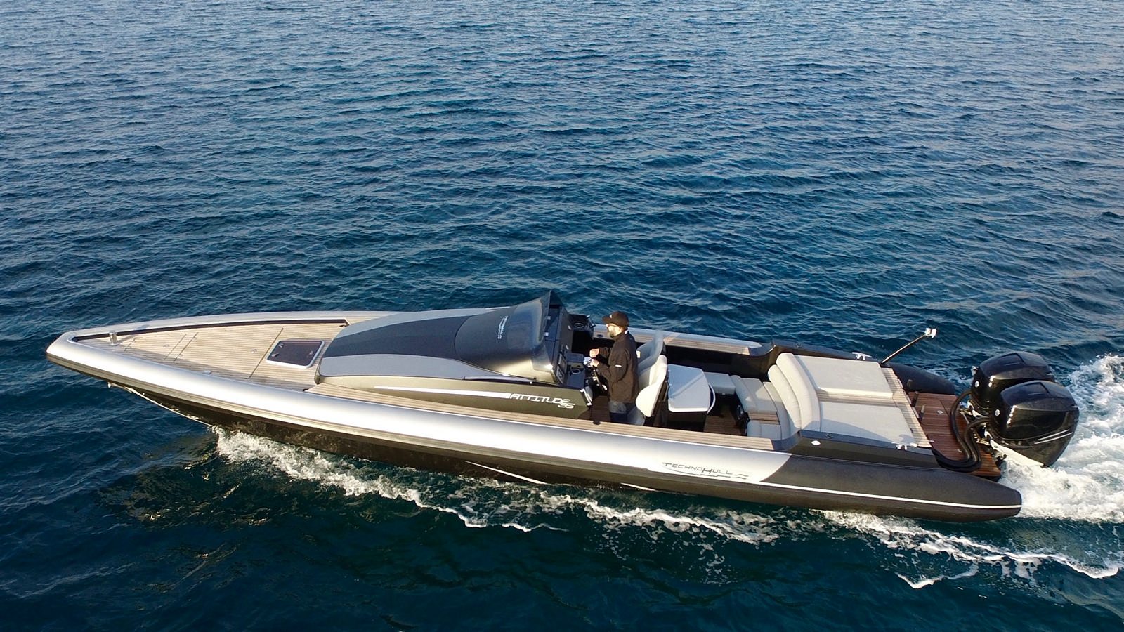 סירה חצי קשיחה TECHNOHULL ATTITUDE 35 - סטרים יאכטות - TECHNOHULL ATTITUDE 35 - Stream Yachts 