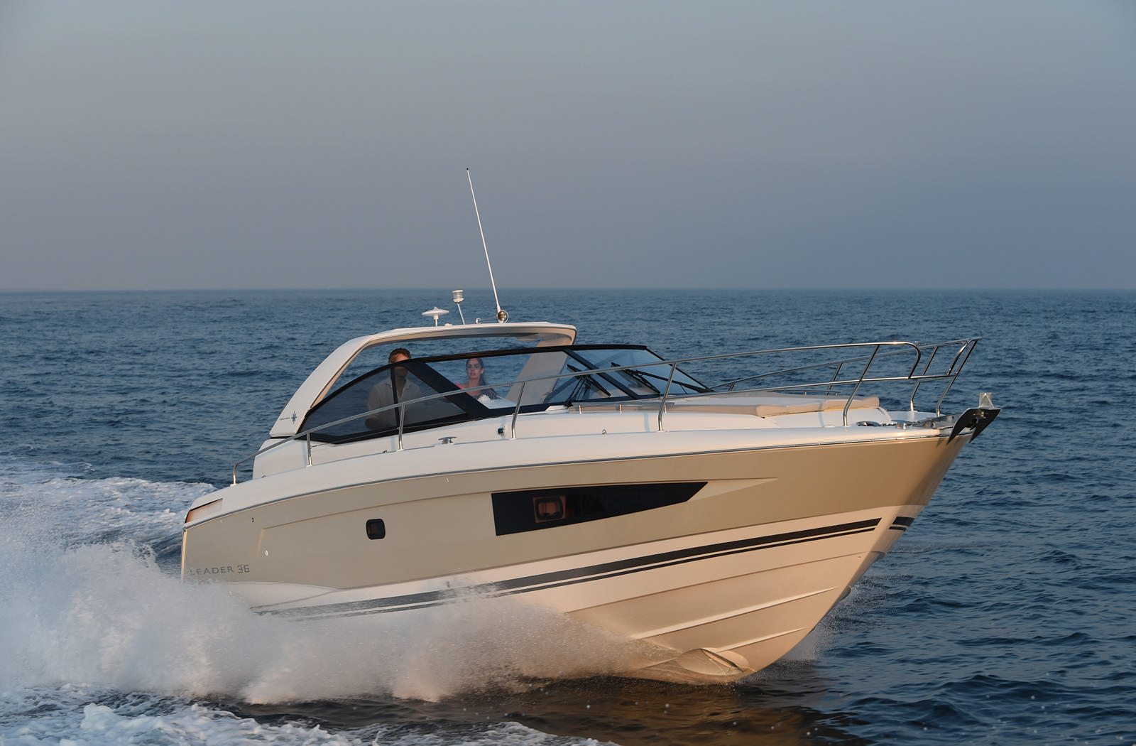 יאכטה מנועית JEANNEAU LEADER 36-סטרים יאכטות - Jeanneau LEADER 36 - Stream Yachts 