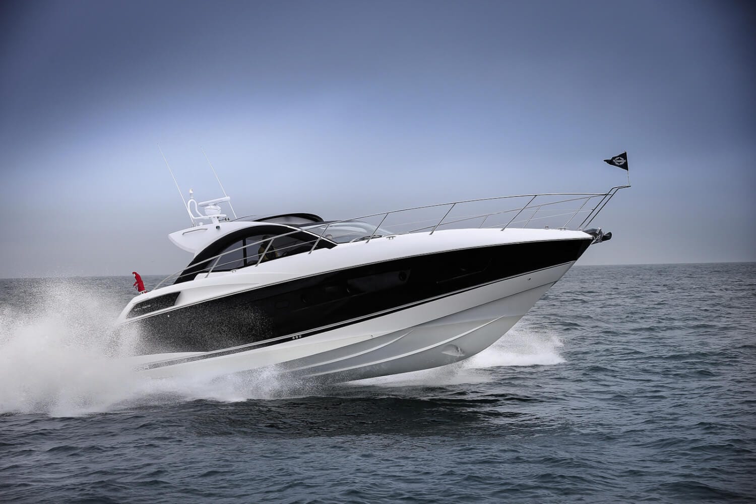 יאכטה SUNSEEKER YACHT SAN REMO - יאכטה SUNSEEKER YACHT SAN REMO - סטרים יאכטות 