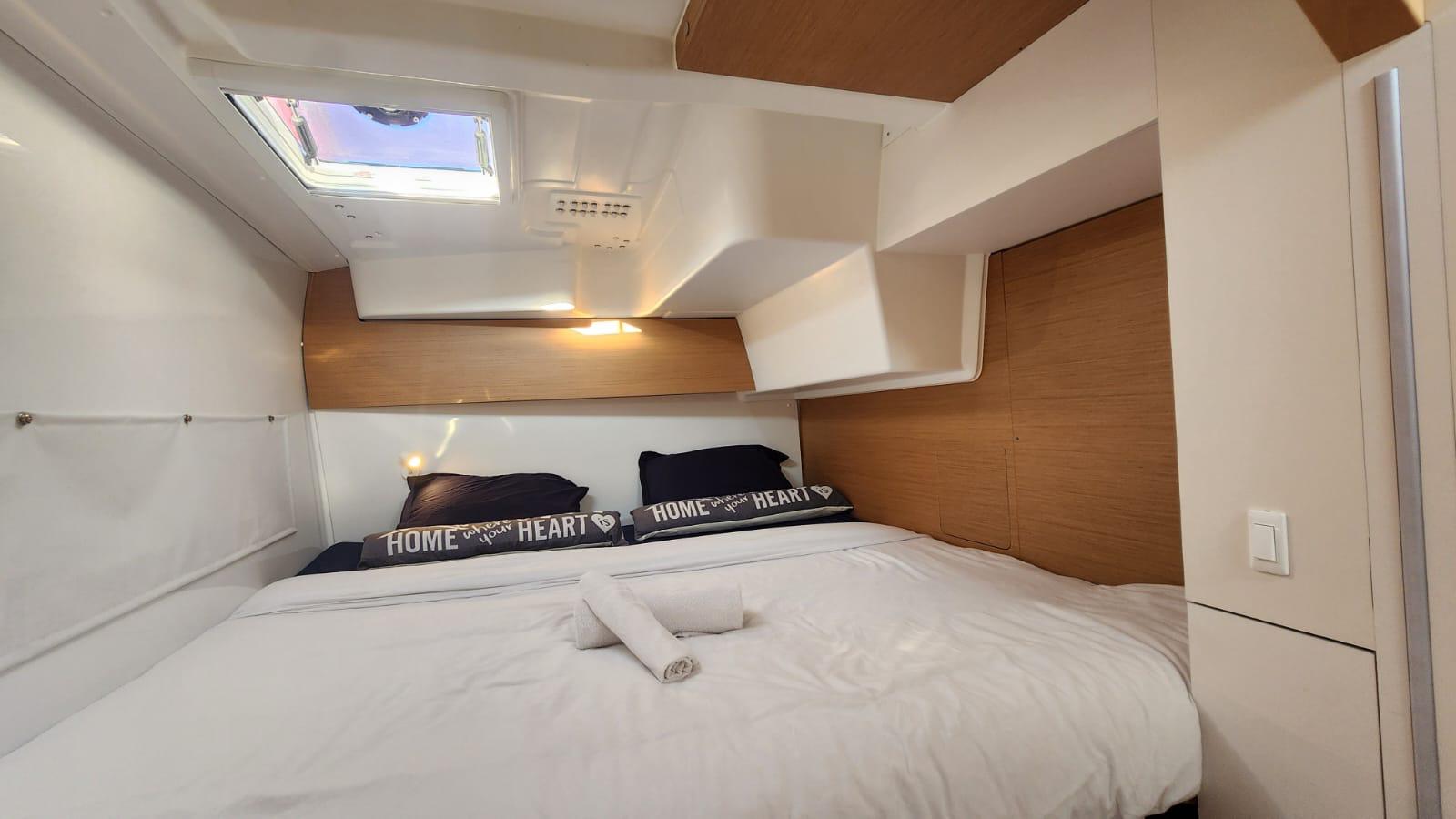 קטמרן יד שנייה Excess 11 שנת 2022 - סטרים יאכטות 