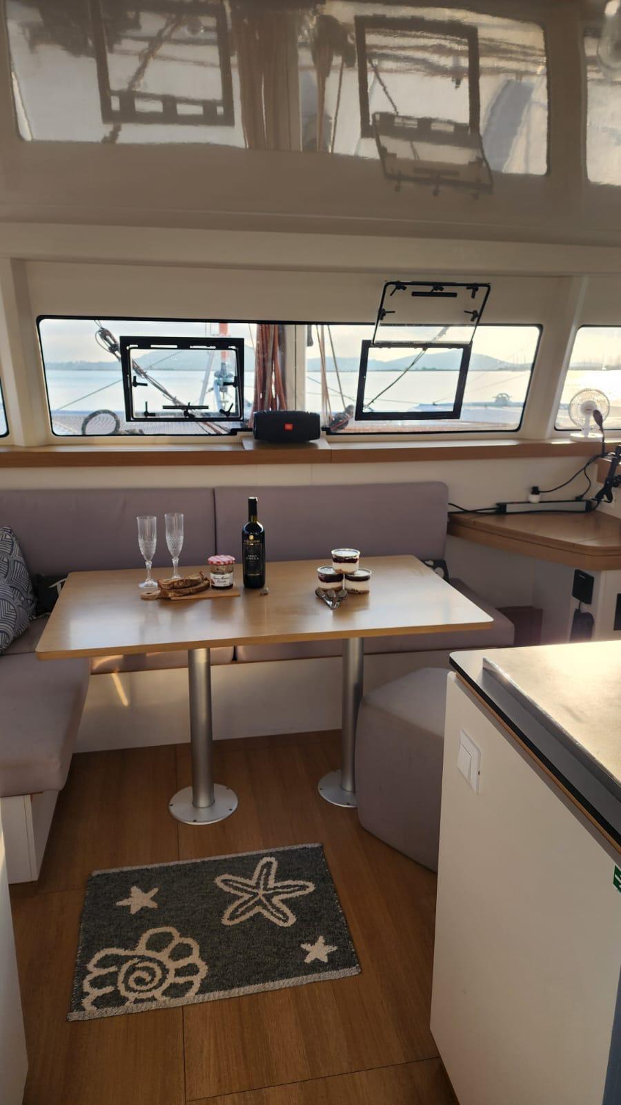 קטמרן יד שנייה Excess 11 שנת 2022 - סטרים יאכטות 