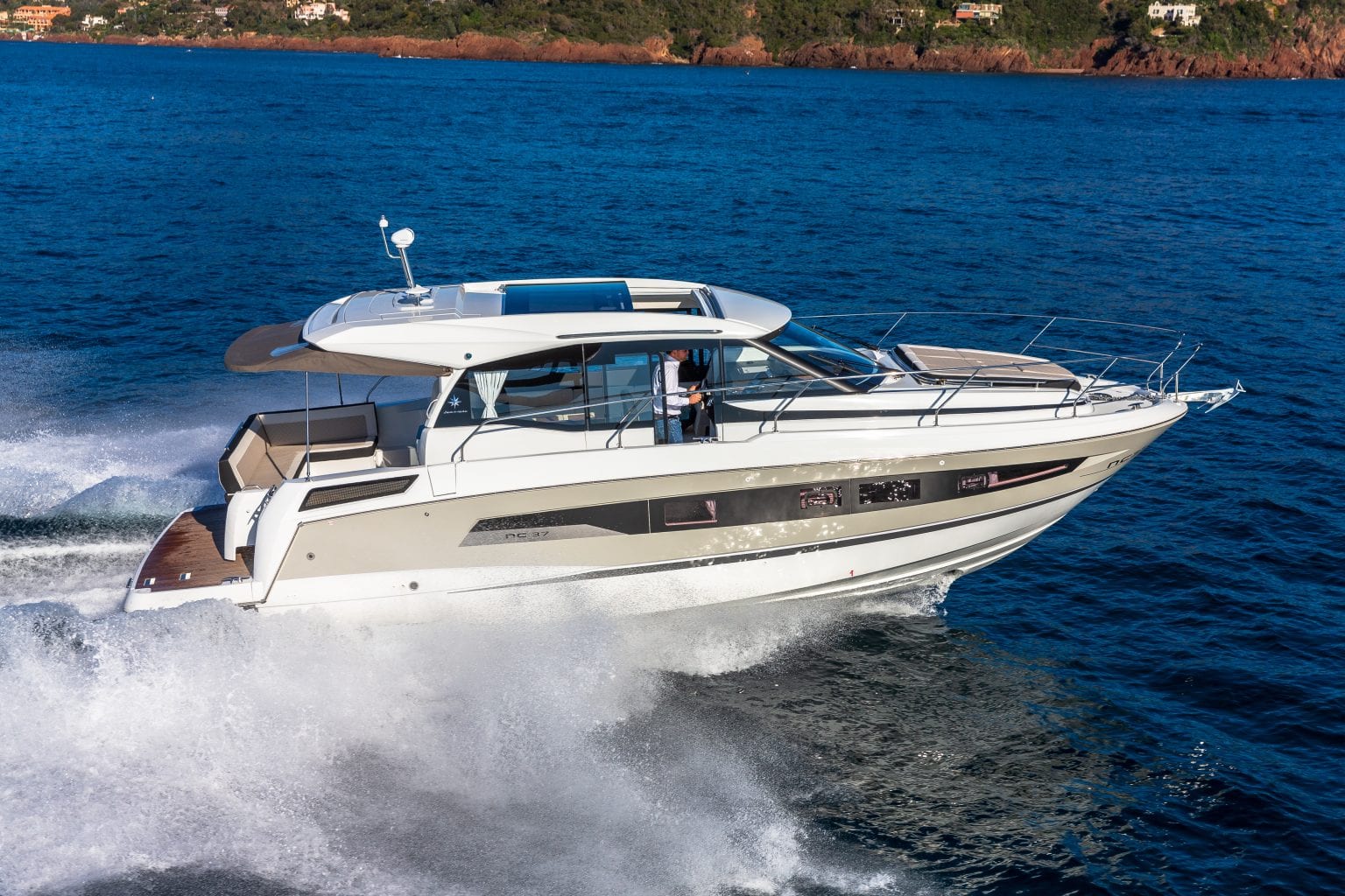 Jeanneau NC 37 - Stream Yachts 