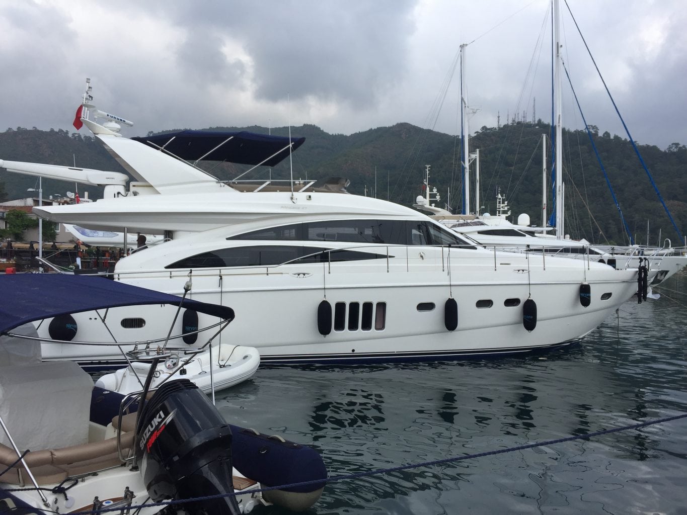 יאכטה PRINCESS 67 Flybridge יד שניה - סטרים יאכטות