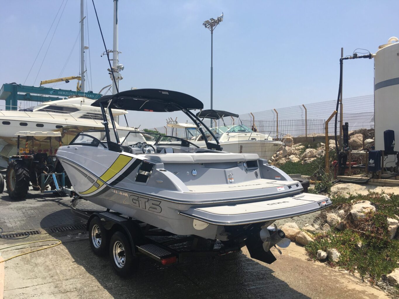 סירה יד שניה GLASTRON GTS 245 - 2019 - סטרים יאכטות 