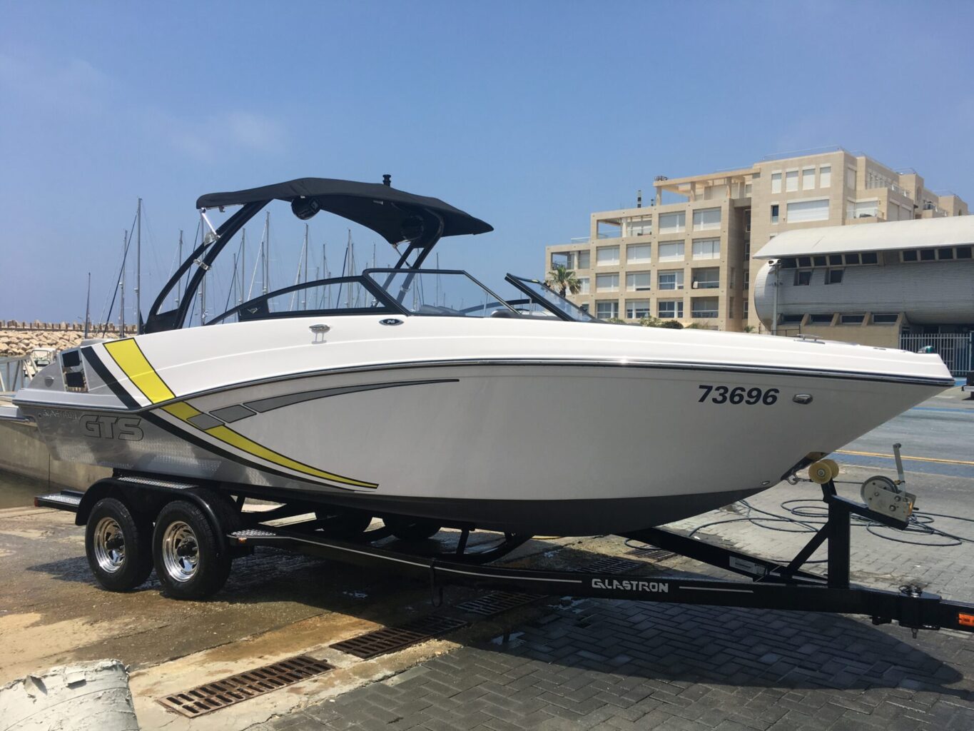 סירה יד שניה GLASTRON GTS 245 - 2019 - סטרים יאכטות