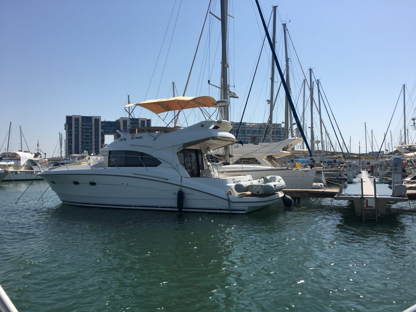 יאכטה מנועית Beneteau Antares 42 שנת דגם 2011- יד שניה - סטרים יאכטות 