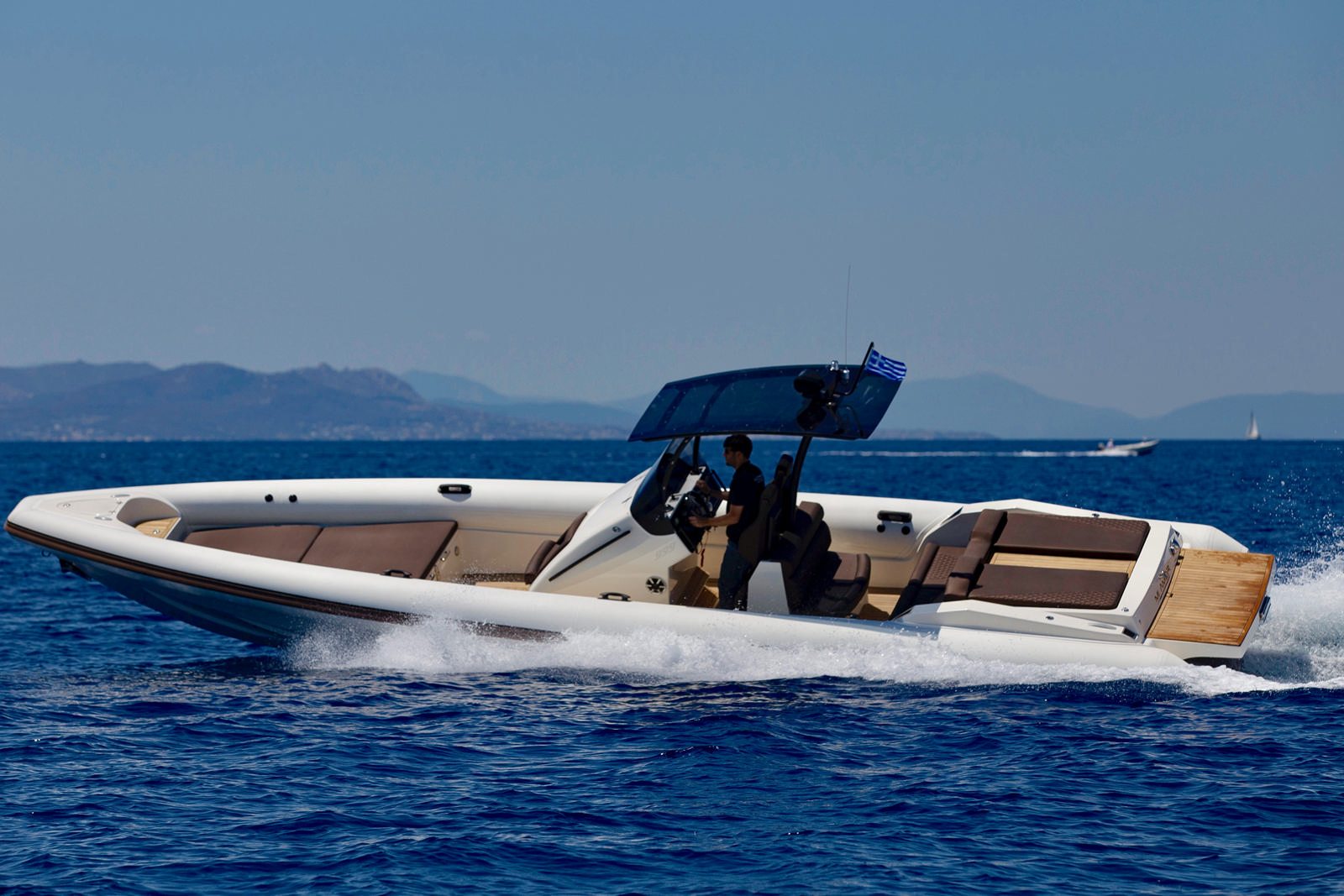 סירת ספורט GLASTRON GTD 205 - TECHNOHULL seaDNA999G5 - Stream Yachts 