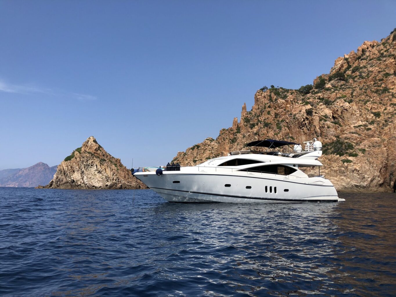 מנועית Sunseeker 75 Yacht יד שנייה - סטרים יאכטות