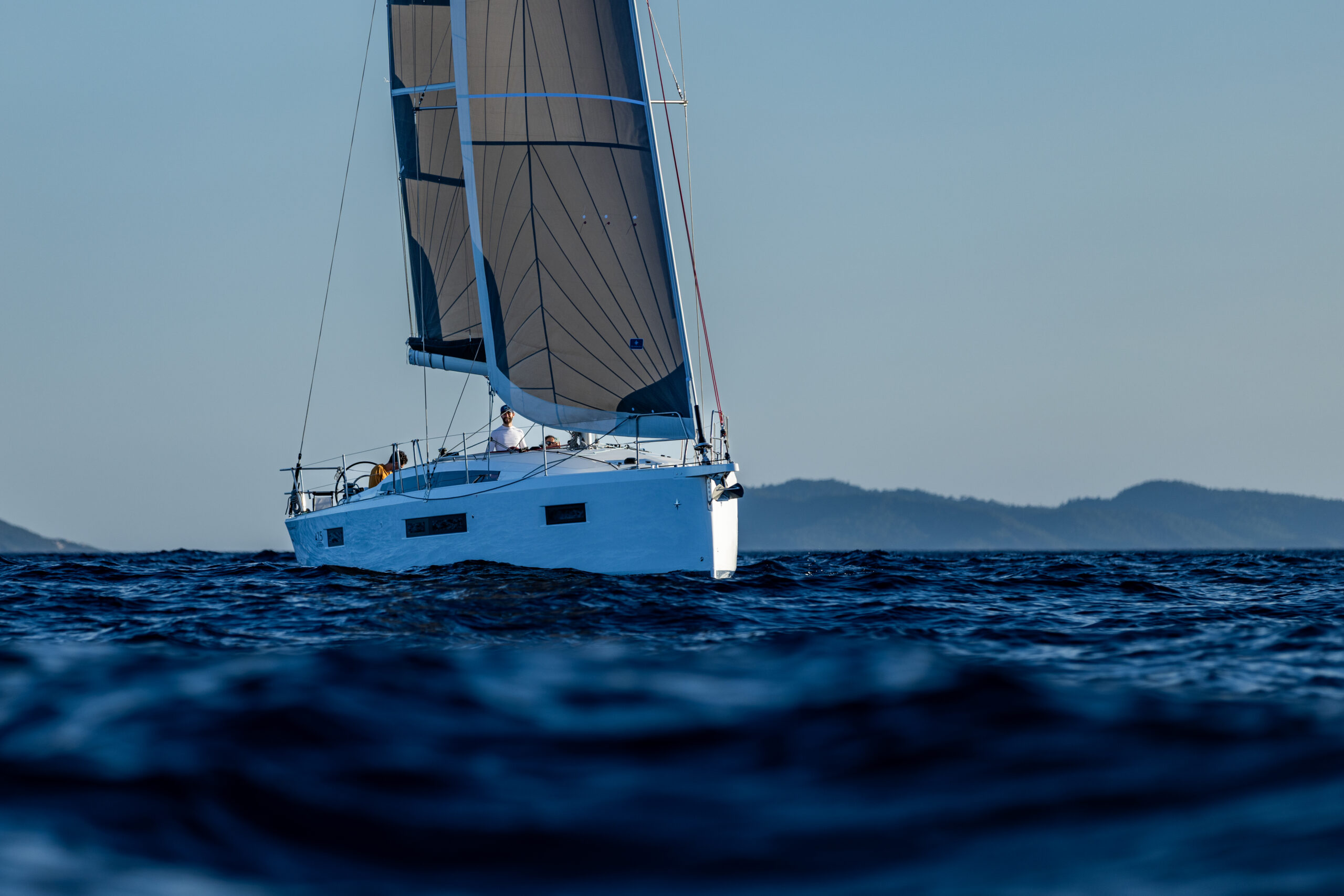 JEANNEAU SUN ODYSSEY 415- חדש - סטרים יאכטות 