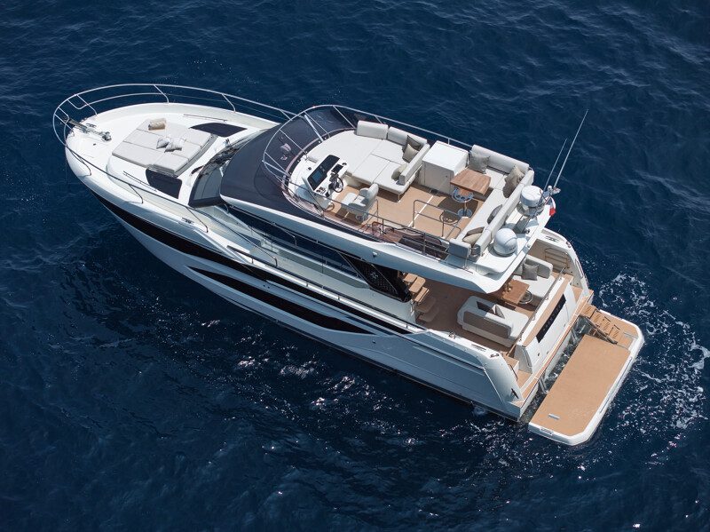 Prestige F4 - Stream Yachts 