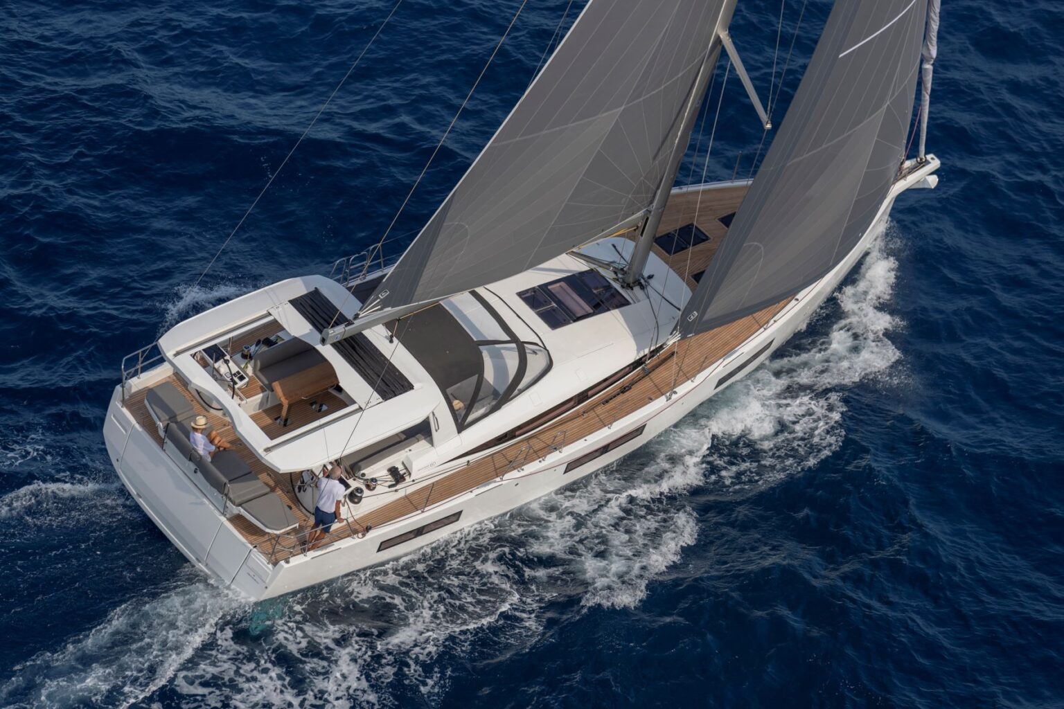 מפרשית JEANNEAU YACHTS 60 - סטרים יאכטות 