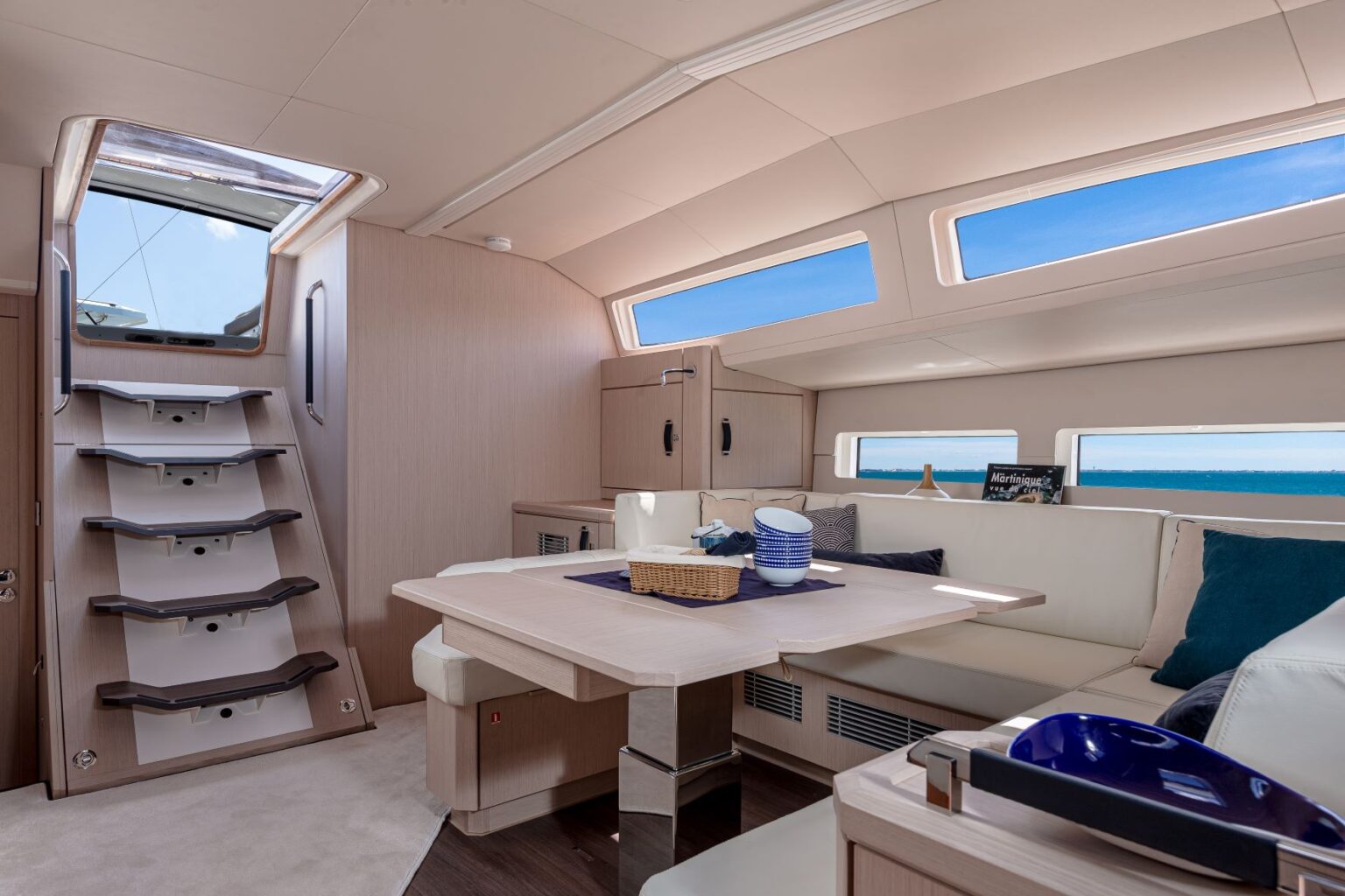 JEANNEAU YACHTS 60 - Stream Yachts 