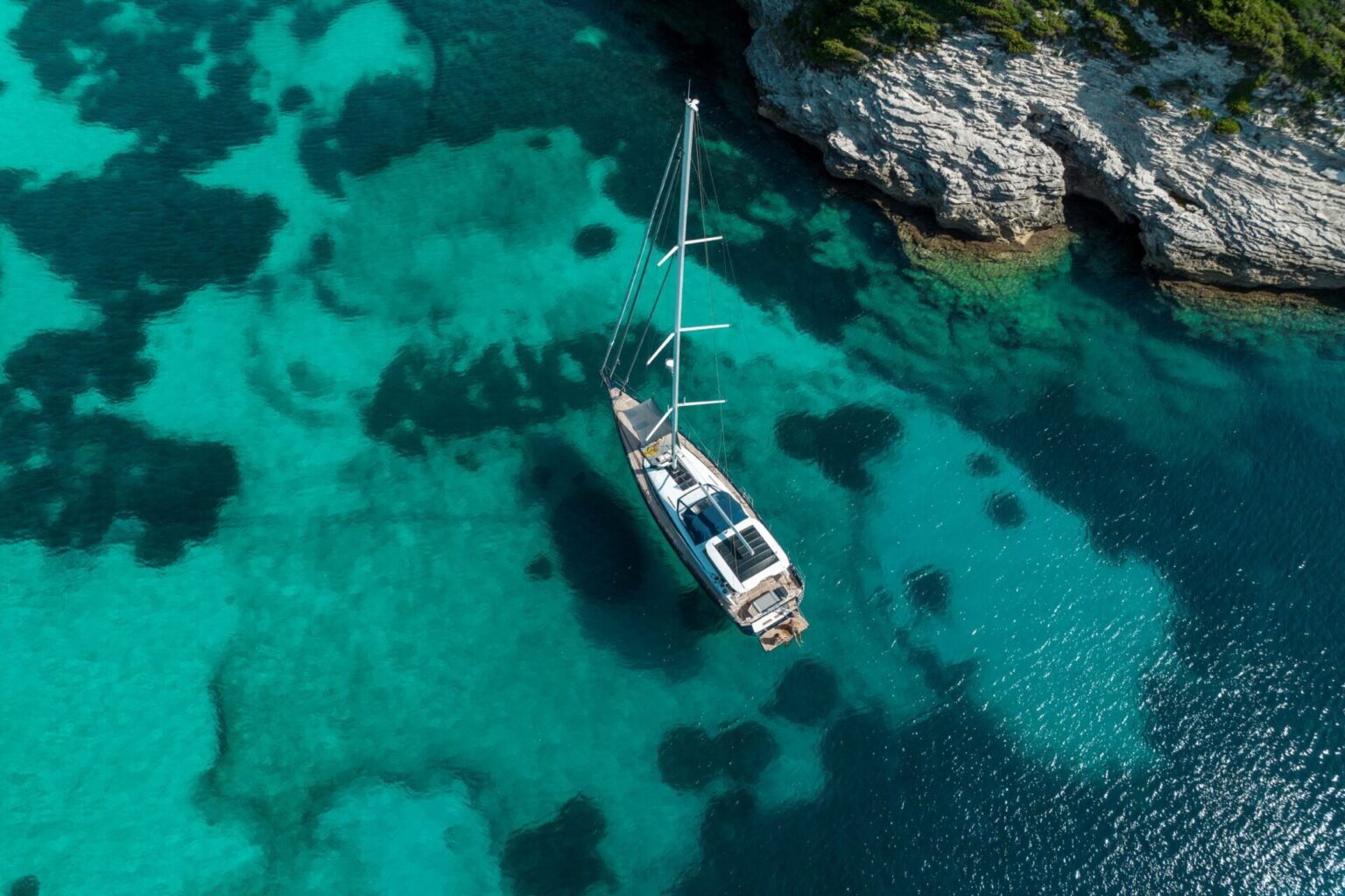 מפרשית JEANNEAU YACHTS 65 - סטרים יאכטות 