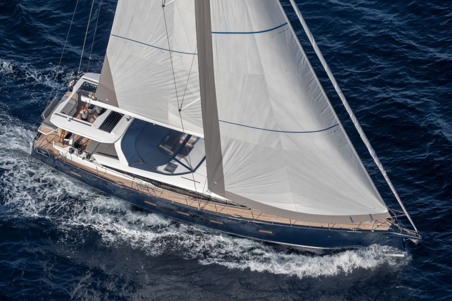 מפרשית JEANNEAU YACHTS 65 - סטרים יאכטות 
