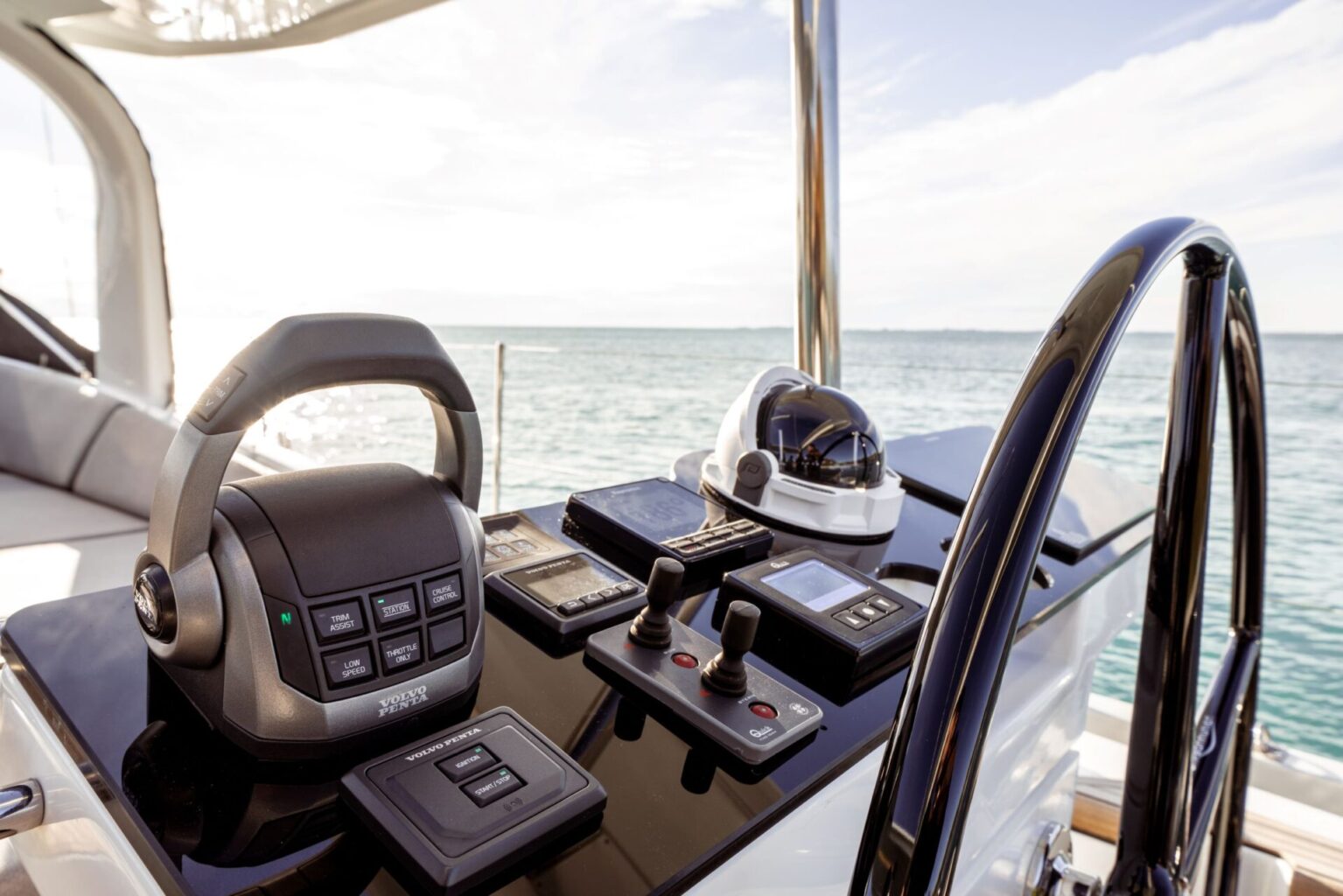 מפרשית JEANNEAU YACHTS 65 - סטרים יאכטות 