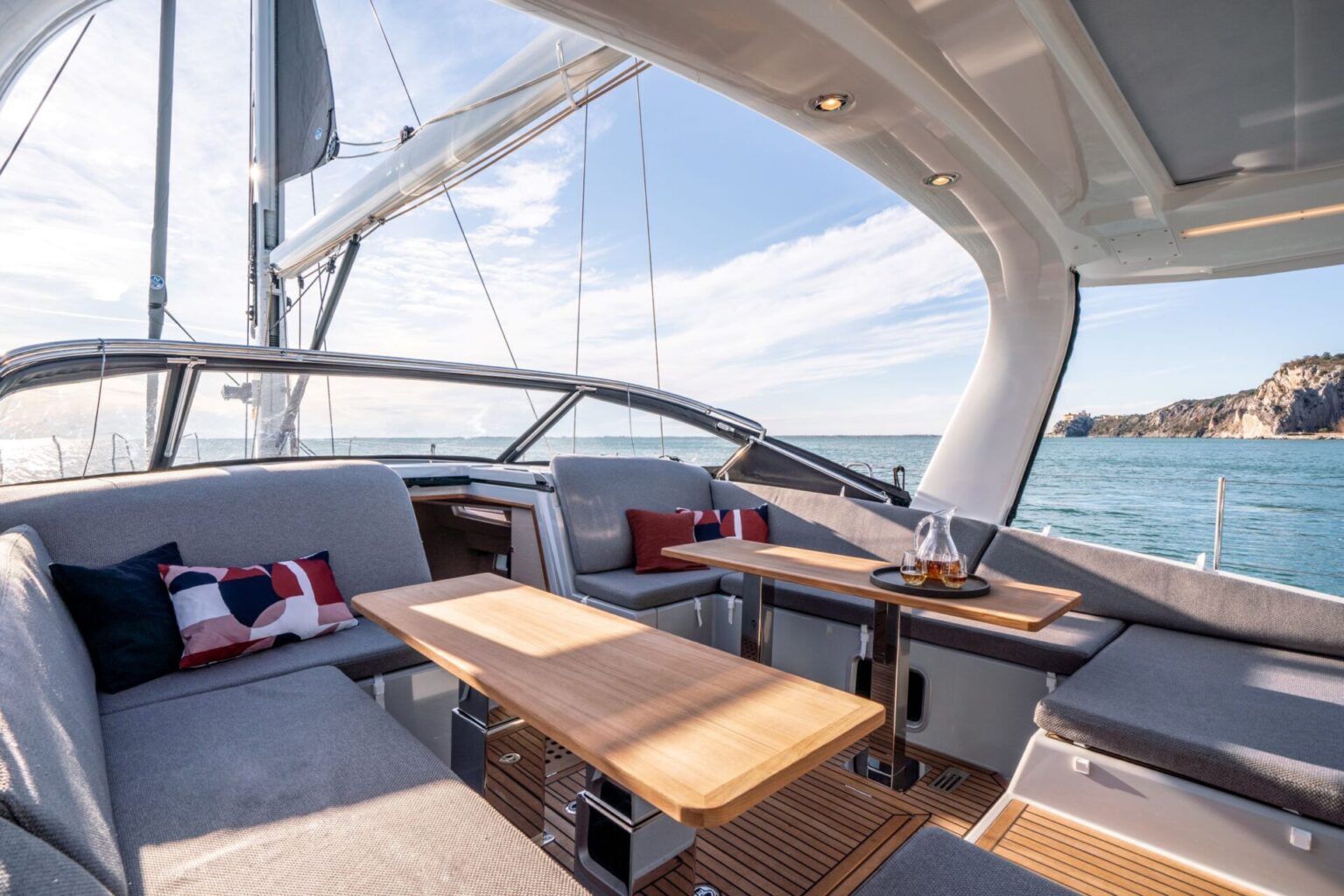 מפרשית JEANNEAU YACHTS 65 - סטרים יאכטות 