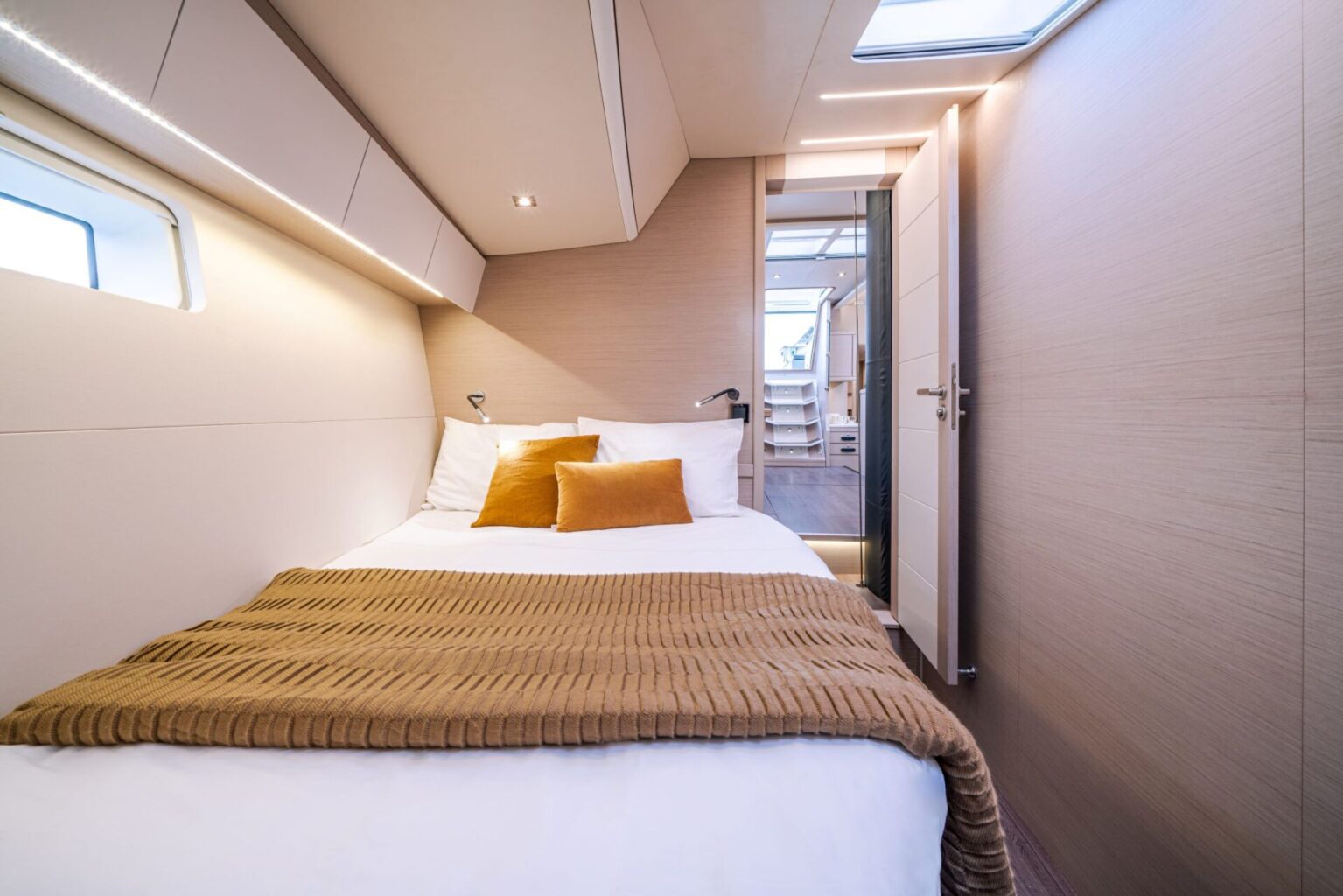 מפרשית JEANNEAU YACHTS 65 - סטרים יאכטות 