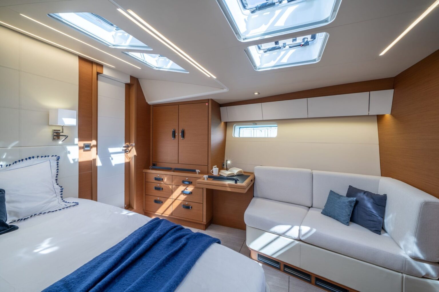 מפרשית JEANNEAU YACHTS 65 - סטרים יאכטות 