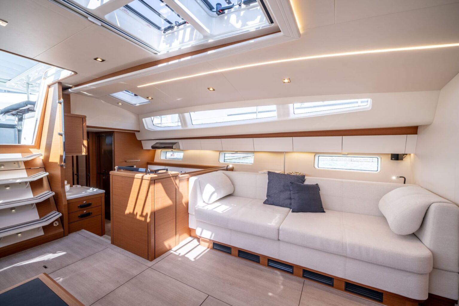 JEANNEAU YACHTS 65 - Stream Yachts 