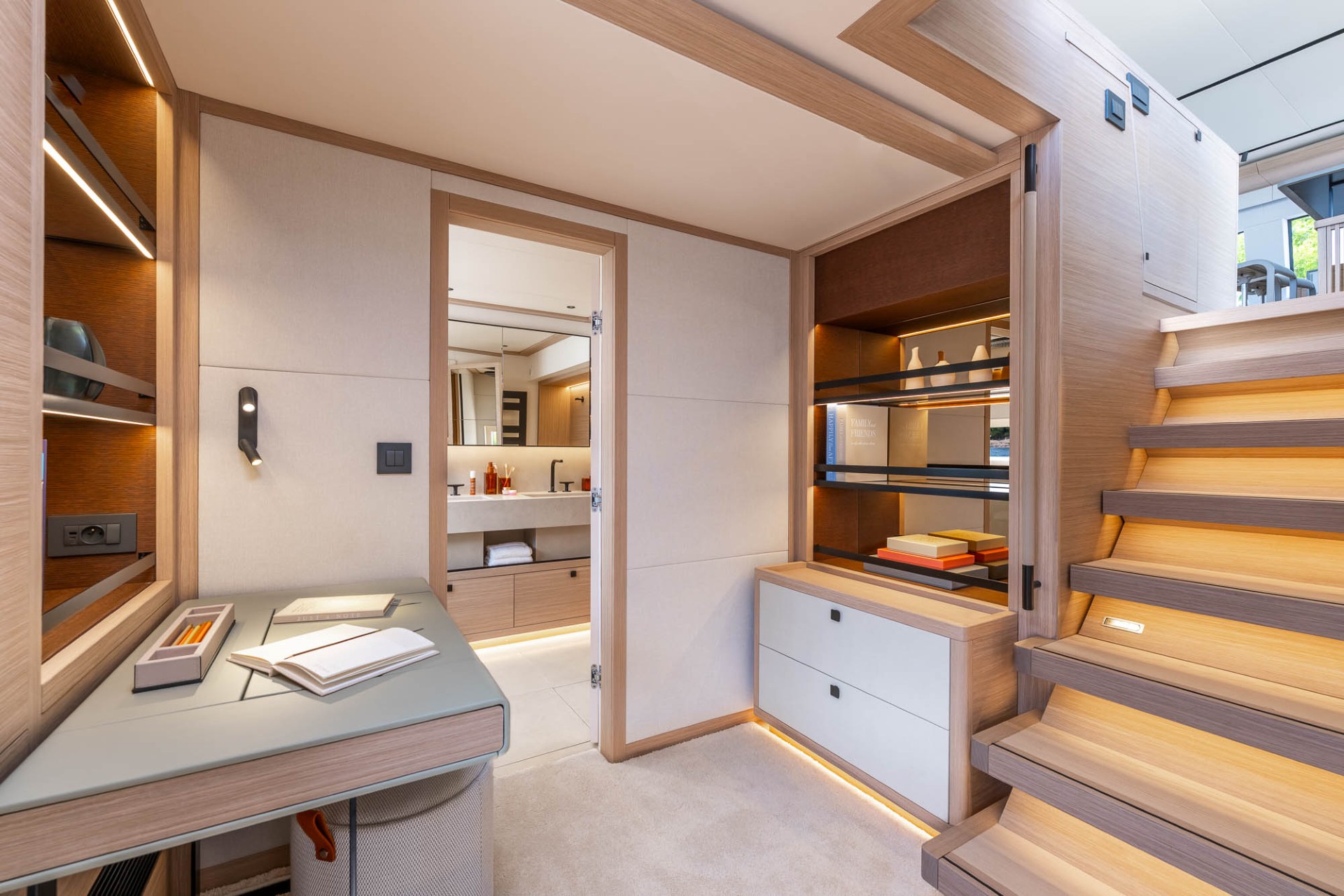 Lagoon EIGHTY 2- חדש - סטרים יאכטות 