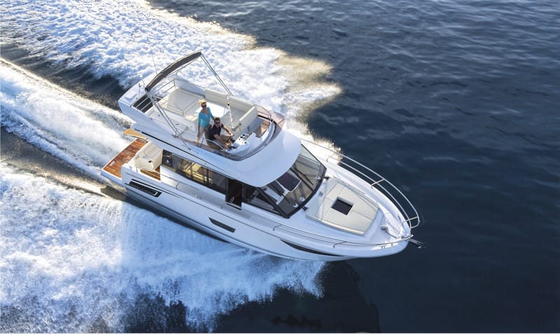 סירת מנוע JEANNEAU MERRY FISHER 38 FLY - סטרים יאכטות