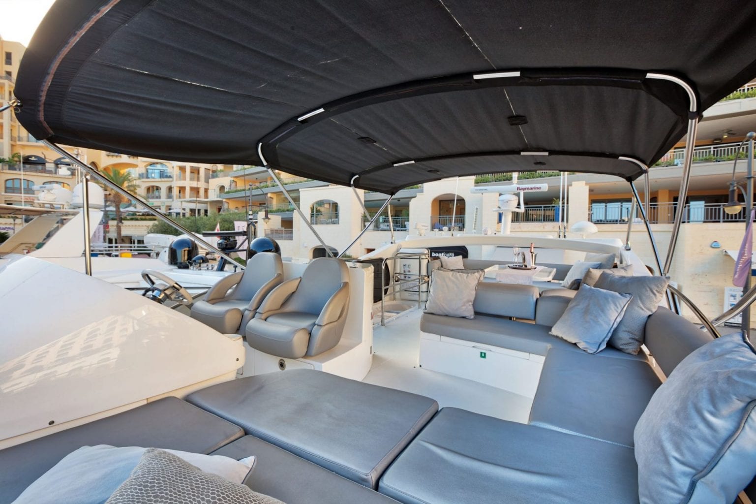 Sunseeker Manhattan 63 - Stream Yachts 