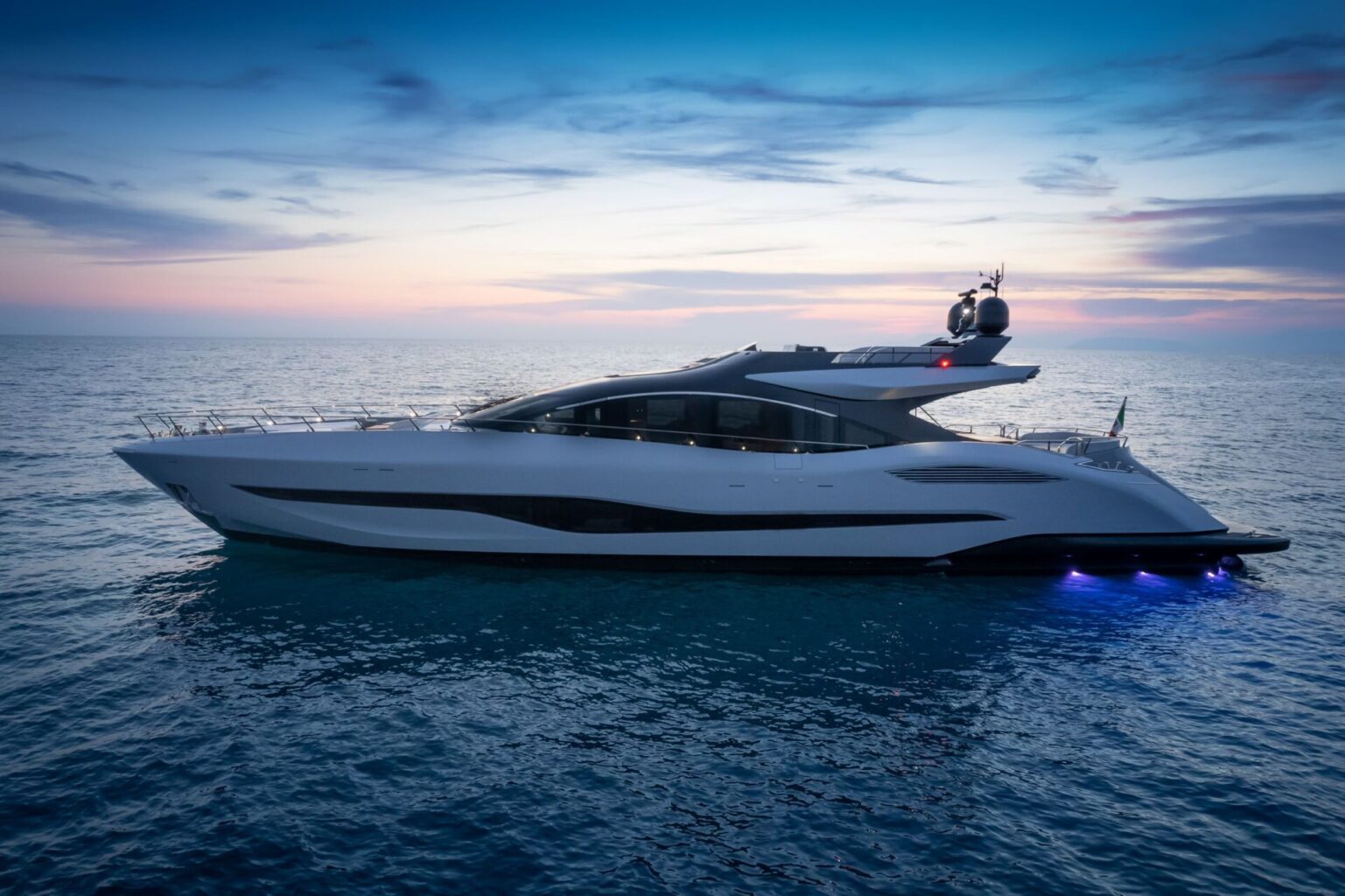 Mangusta 104 REV - Stream Yachts 