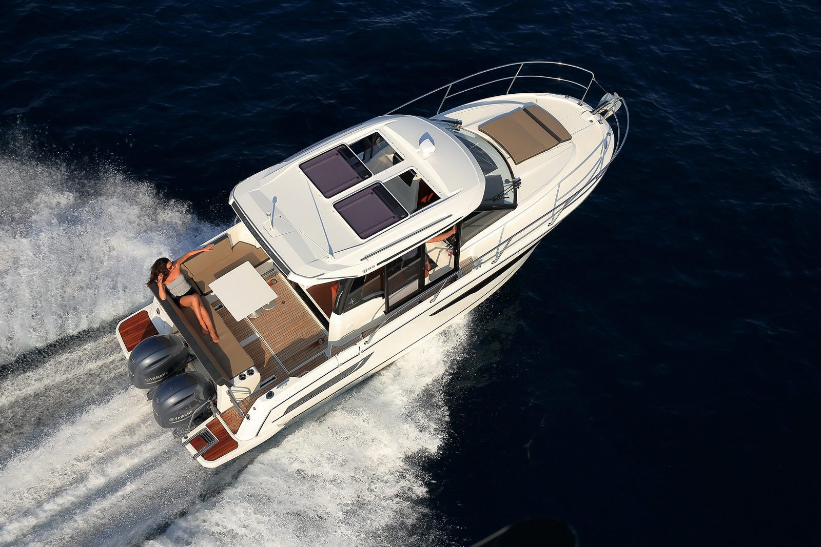 סירת מנוע JEANNEAU MERRY FISHER 895 - Jeanneau Merry Fisher 895 - Stream Yachts 