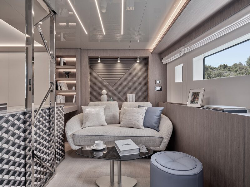 PRESTIGE M8 - Stream Yachts 