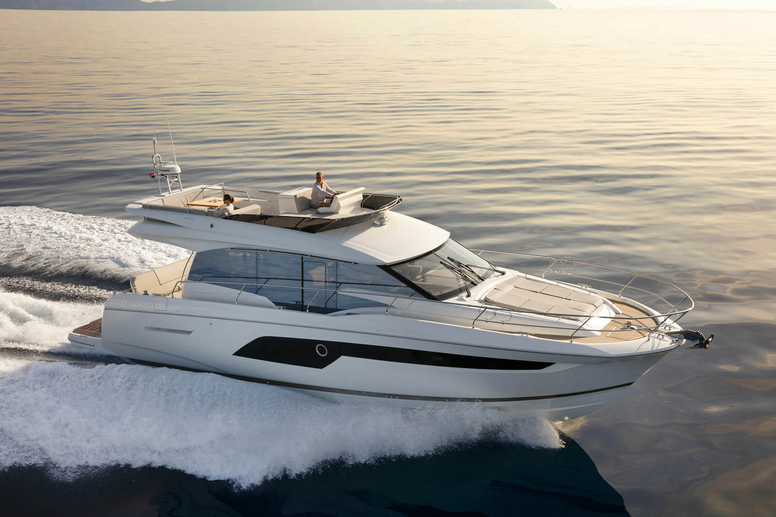 יאכטה Prestige 520 Fly - FLYBRIDGE PRESTIGE 520 - Stream Yachts 