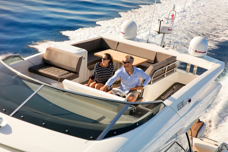 PRESTIGE 630 Sport Flybridge - Stream Yachts 