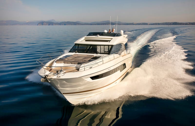 PRESTIGE 630 Sport Flybridge - סטרים יאכטות 