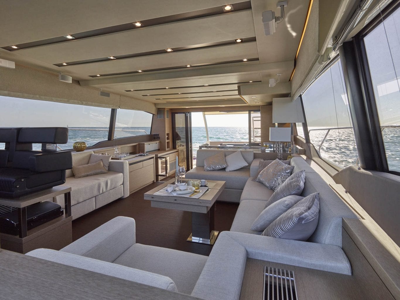 יאכטה PRESTIGE 630 Fly - Prestige 630F - Stream Yachts 