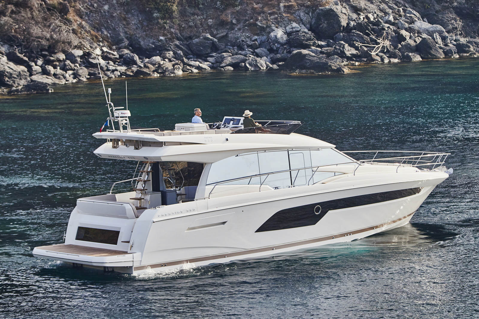 יאכטה Prestige 520 Fly - FLYBRIDGE PRESTIGE 520 - Stream Yachts 