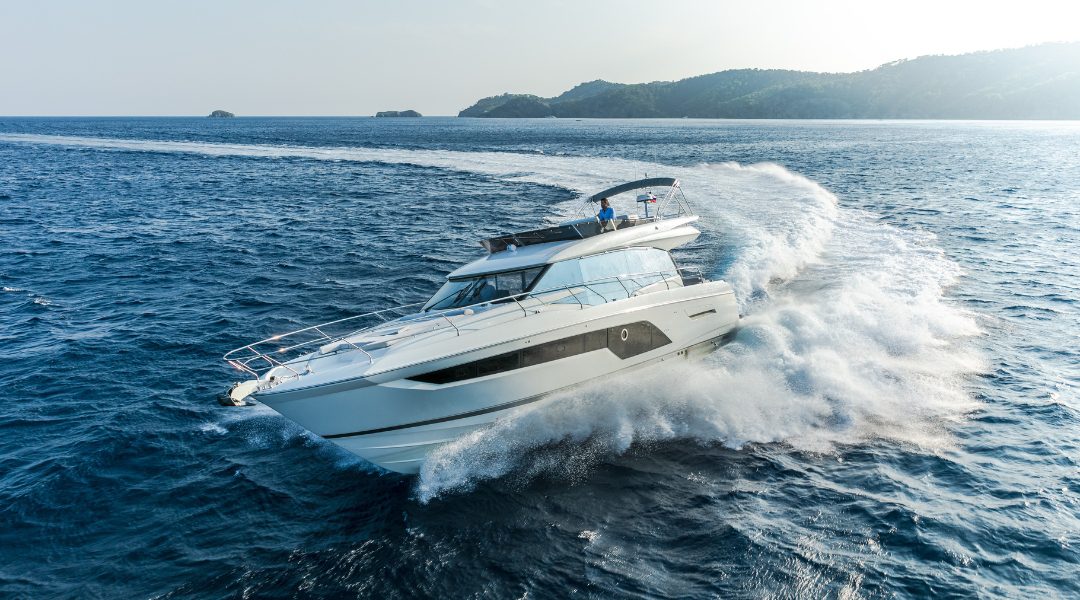 יאכטה PRESTIGE 590 FLYBRIDGE - סטרים יאכטות