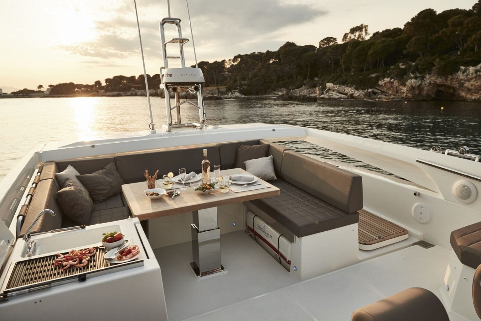 PRESTIGE 690 Sport - Stream Yachts 