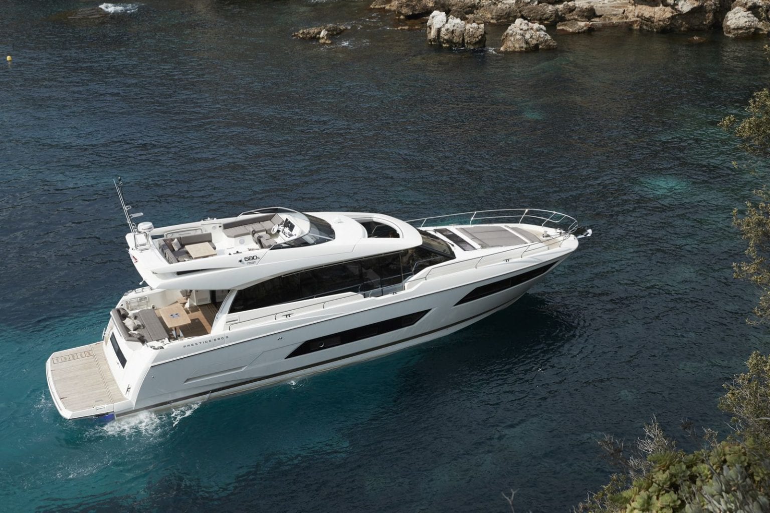 PRESTIGE 690 Sport - Stream Yachts