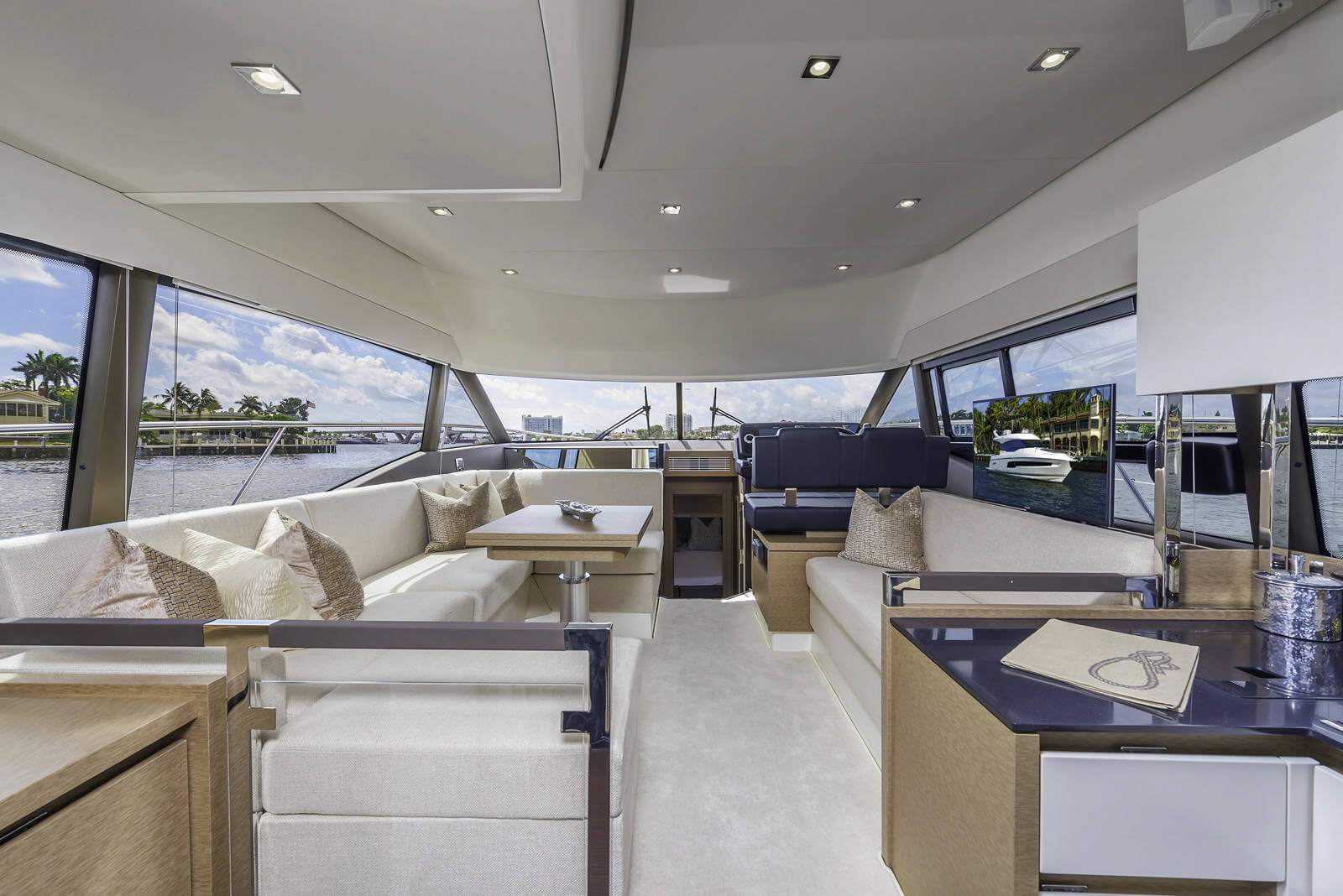 FLYBRIDGE PRESTIGE 460 - Stream Yachts 