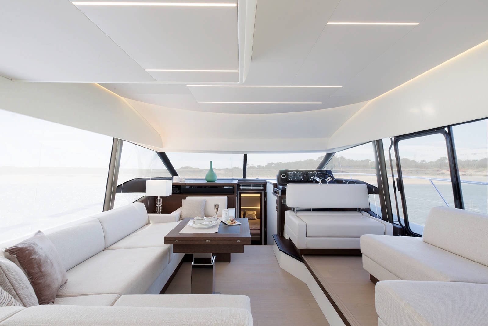 יאכטה Prestige 520 Fly - FLYBRIDGE PRESTIGE 520 - Stream Yachts 