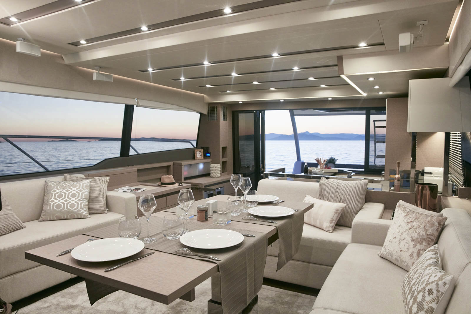 יאכטה PRESTIGE 630 Fly - FLYBRIDGE PRESTIGE 630 - Stream Yachts 