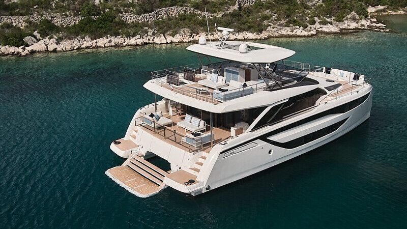 PRESTIGE M8 - Stream Yachts 