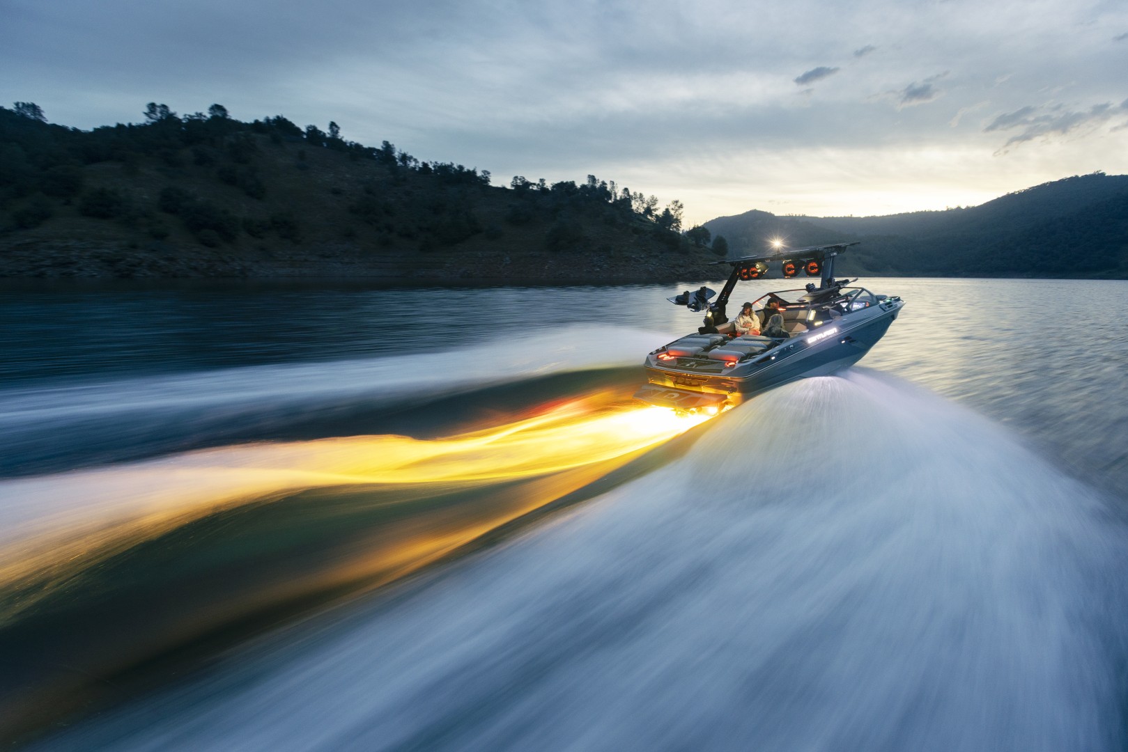 2027 Centurion Ri230 - Stream Yachts 