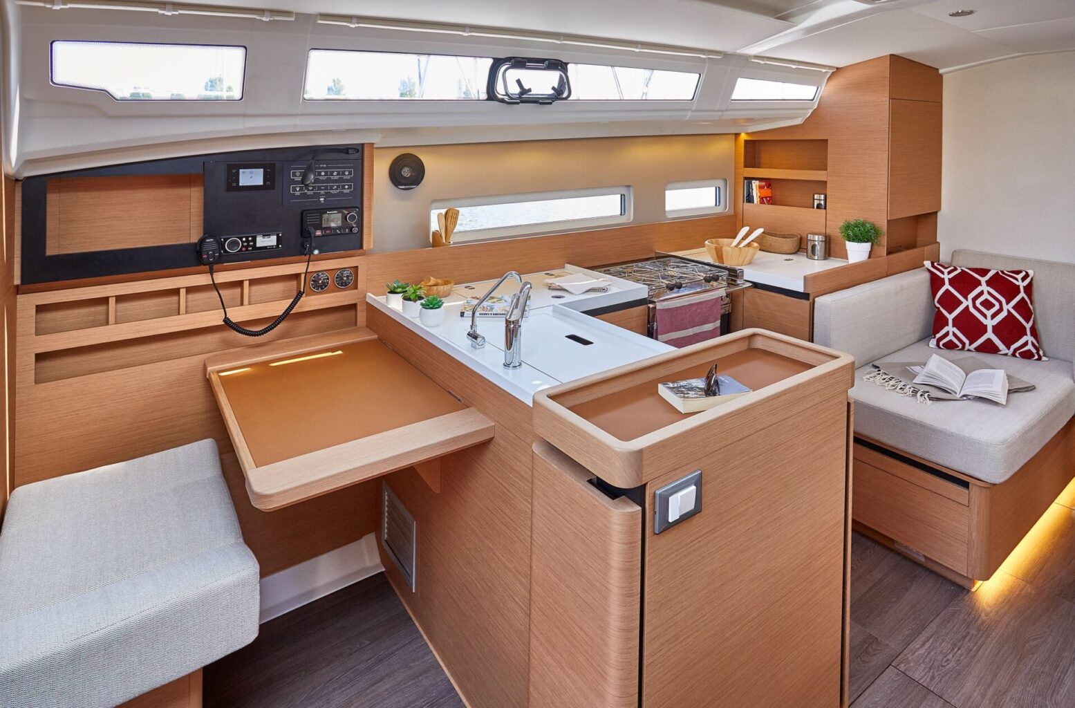 JEANNEAU SUN ODYSSEY 410 - Stream Yachts 