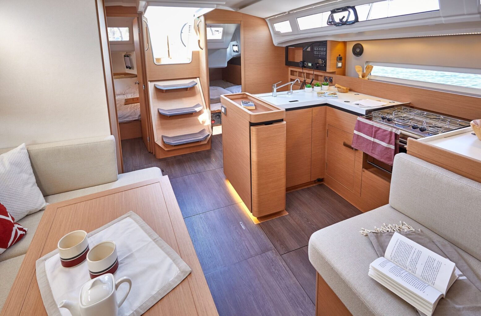 מפרשית JEANNEAU SUN ODYSSEY 410 - סטרים יאכטות 