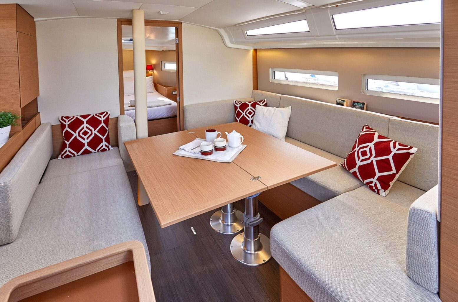 JEANNEAU SUN ODYSSEY 410 - Stream Yachts 