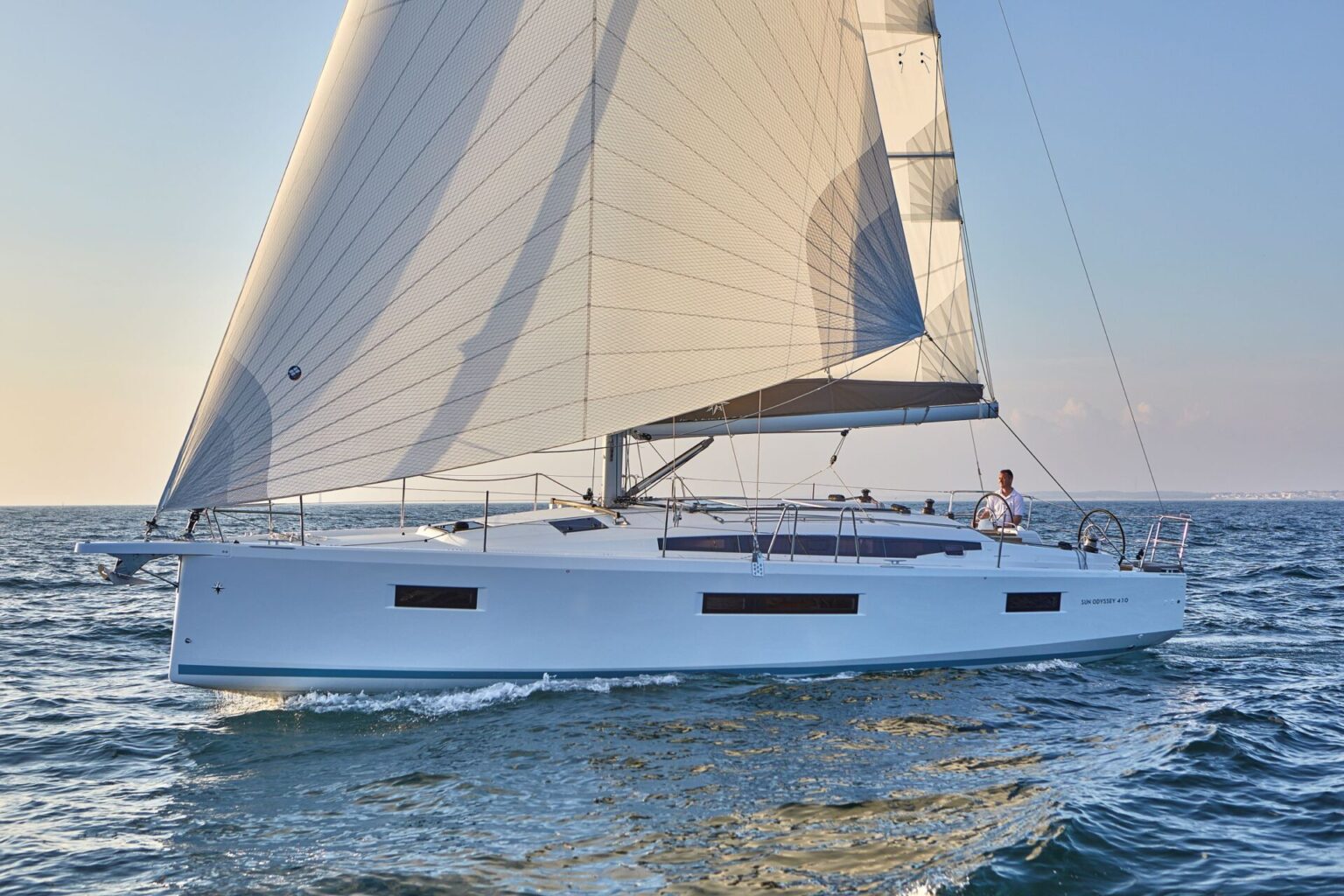 מפרשית JEANNEAU SUN ODYSSEY 410 - סטרים יאכטות 