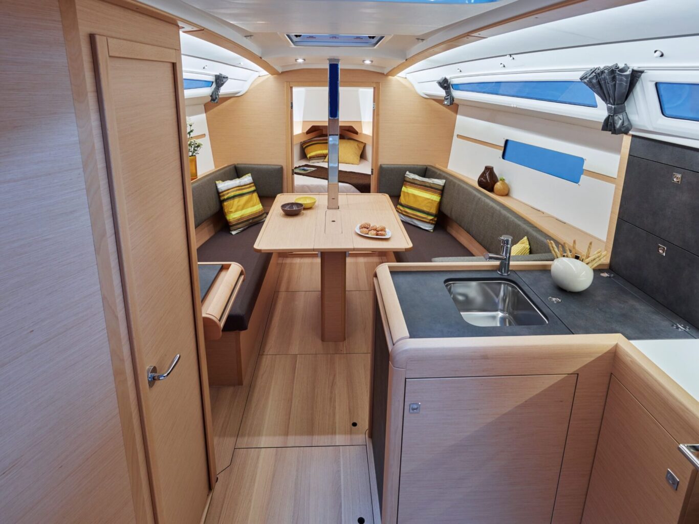 JEANNEAU SUN ODYSSEY 349 - Stream Yachts 