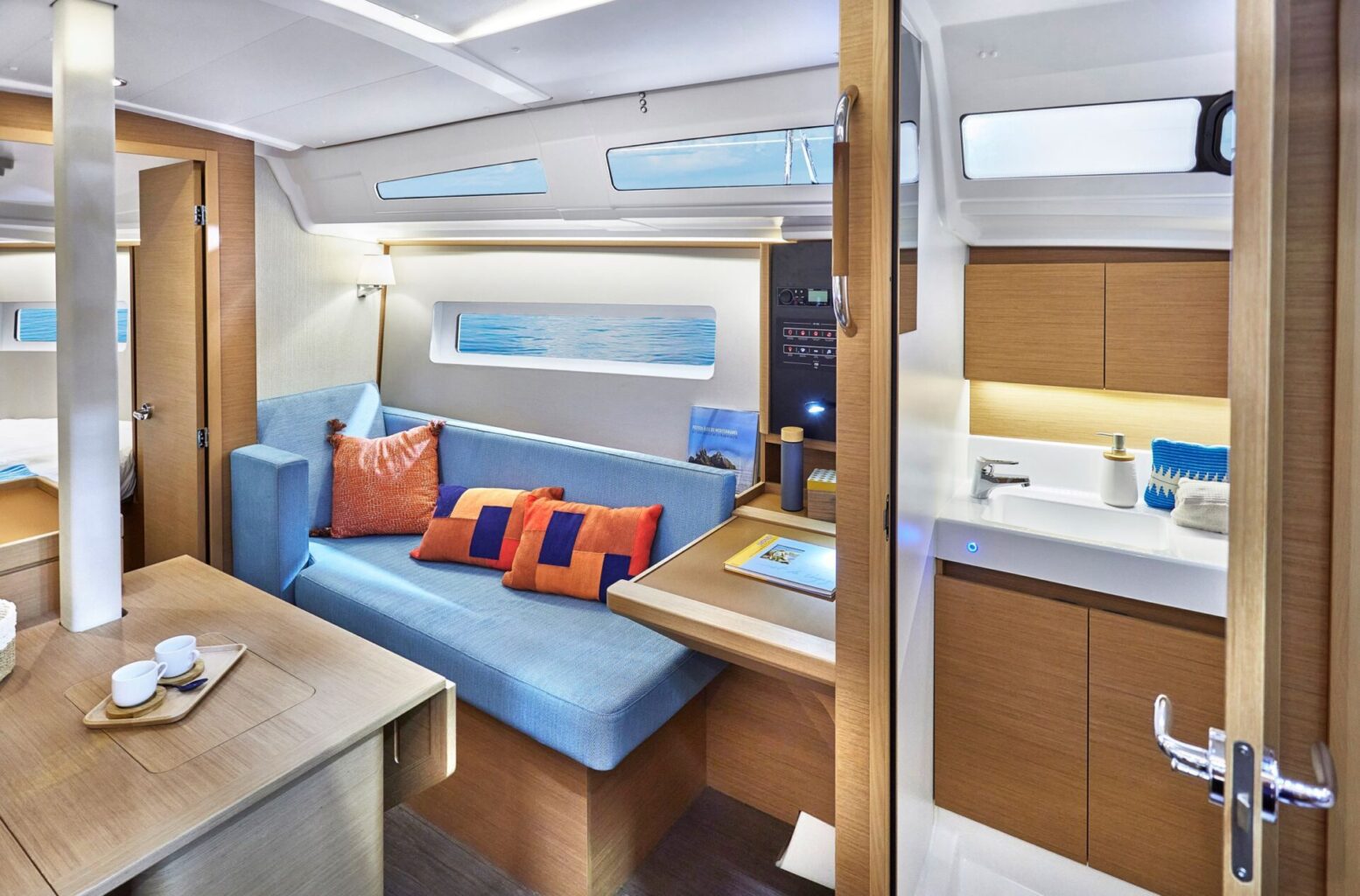 JEANNEAU SUN ODYSSEY 380 - Stream Yachts 